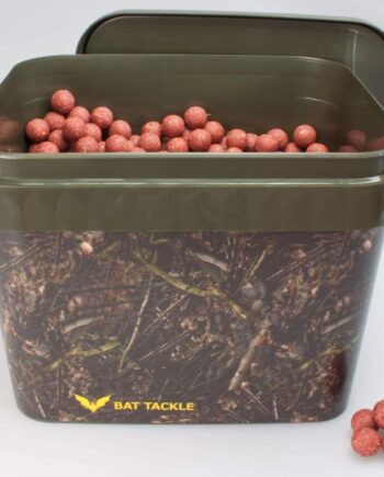 Bat-tackle Böse Boilies   Realistricâ  Spand   5kg Angry Strawberry Boilies
