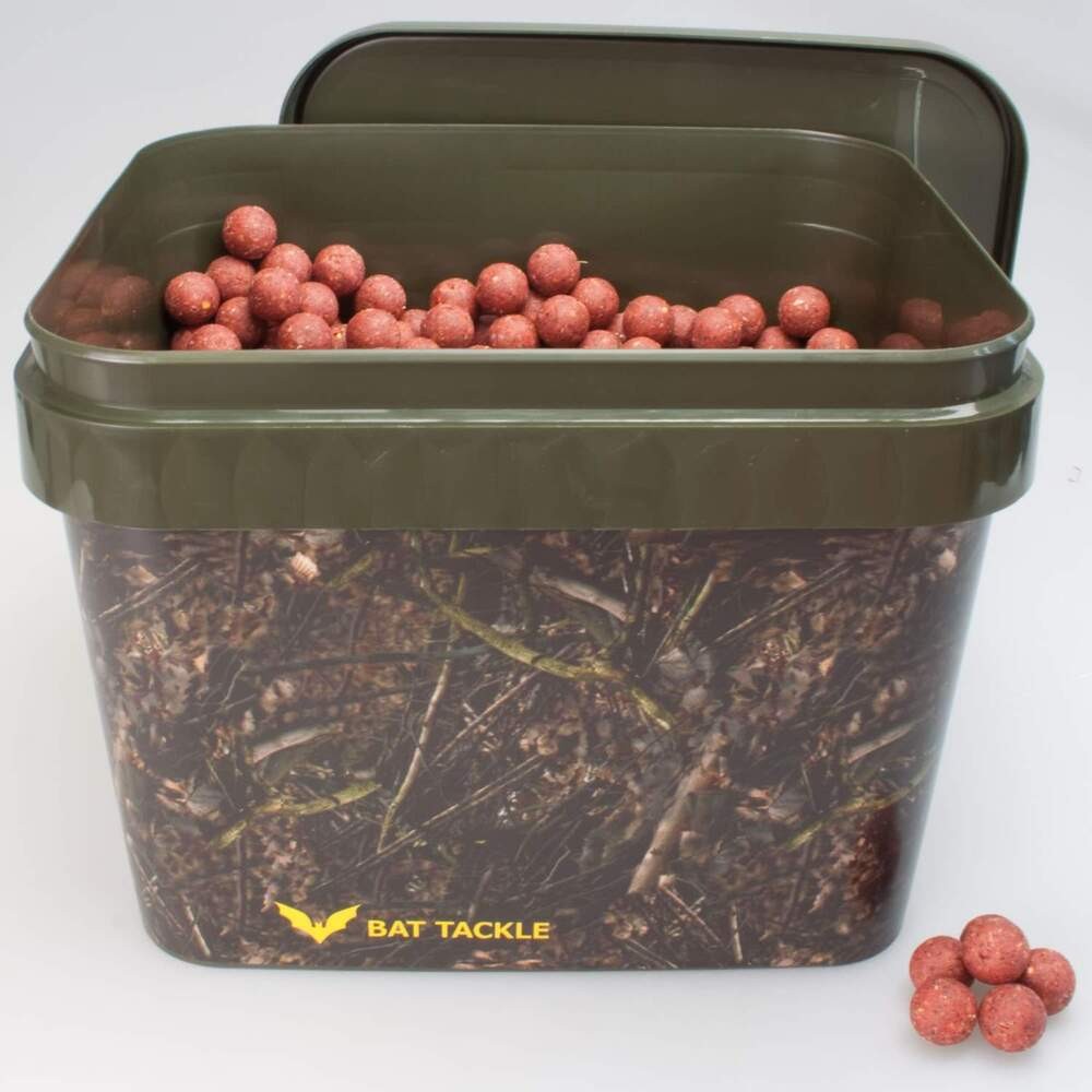 Bat-tackle Böse Boilies Realistricâ Spand 5kg Angry Strawberry Boilies