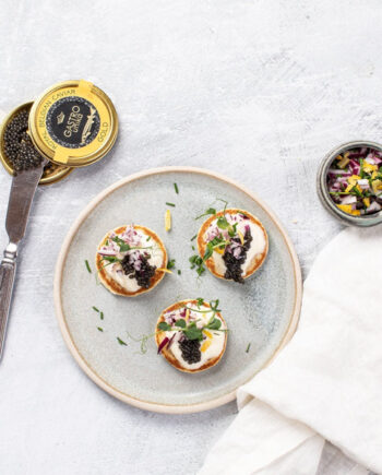 Blinis Med Caviar  Rødløg Og Creme Fraiche    Personer