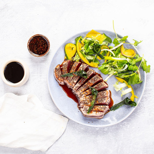 Lynstegt Tun Med Salat Og Soyadressing    Personer