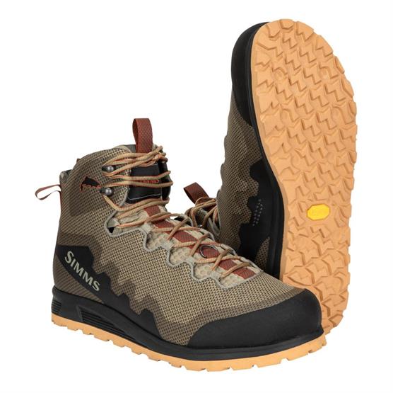 Simms Menâ Flyweight Access Boot